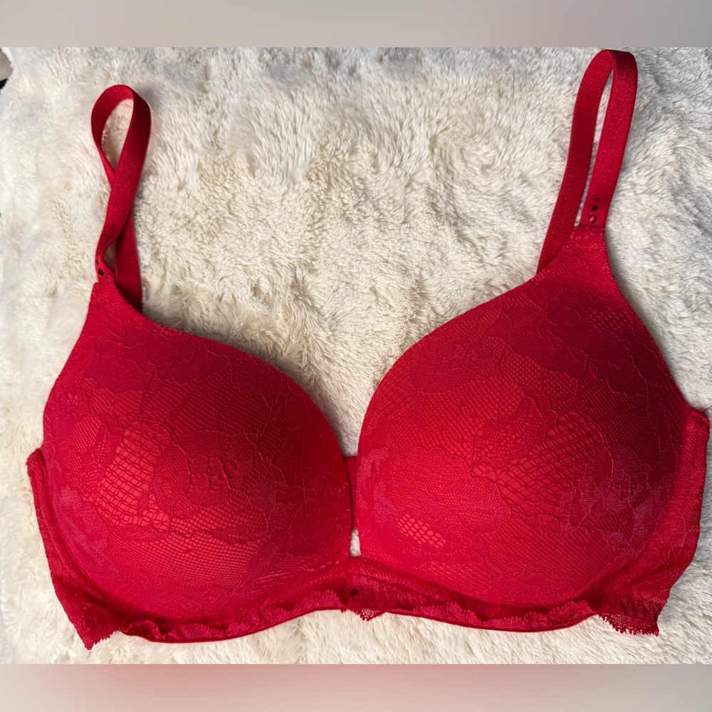 VS Biofit push up bra sz 34DD Bright red! Rhinestones & red lace
